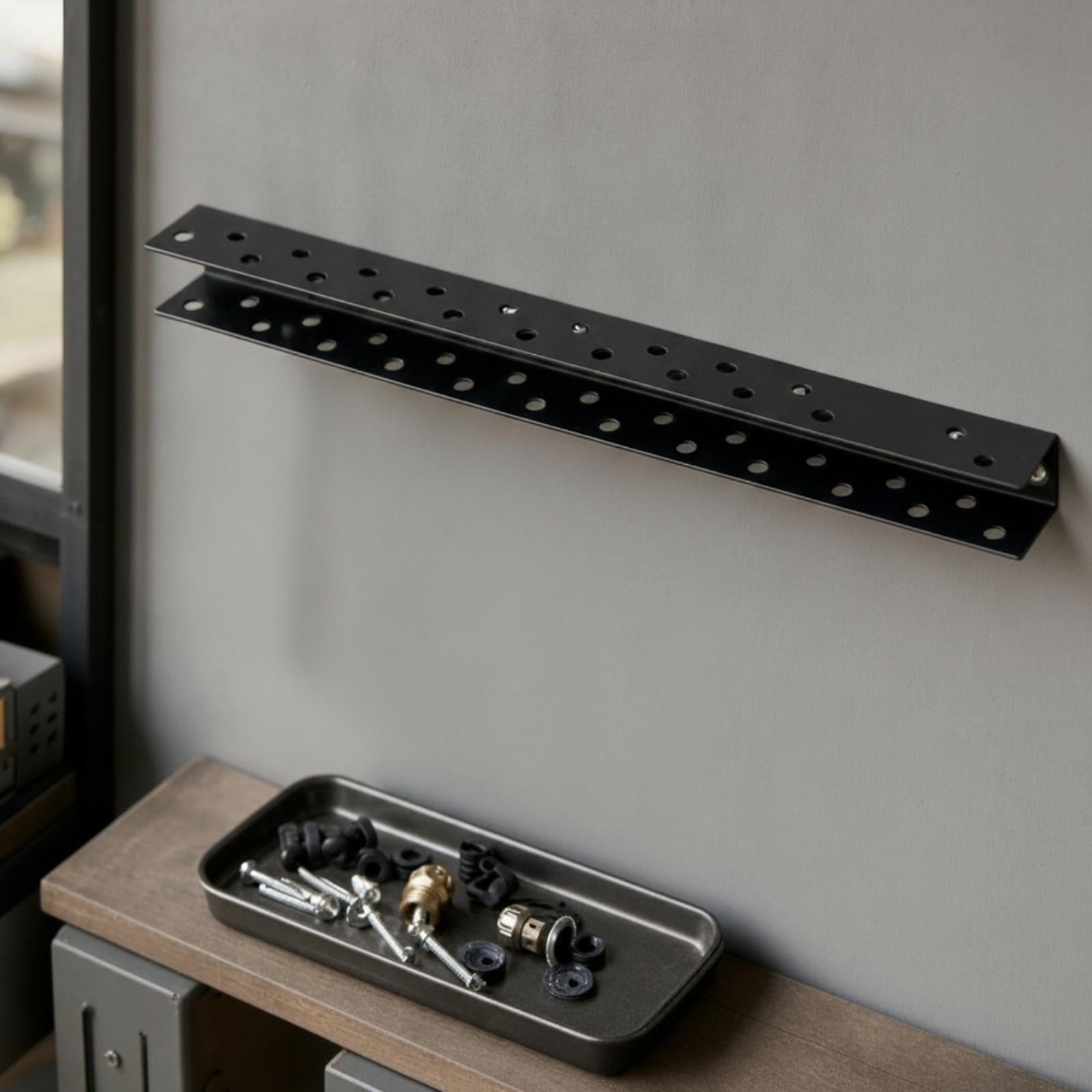 Wall-Mounted Tool Rack Multi-H - đánh giá và giá Tools In Metal Workshop